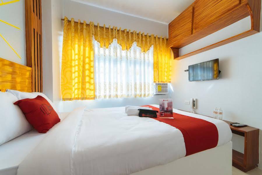 Reddoorz Plus Near Johnson And Johnson Paranaque Paranaque City Екстер'єр фото